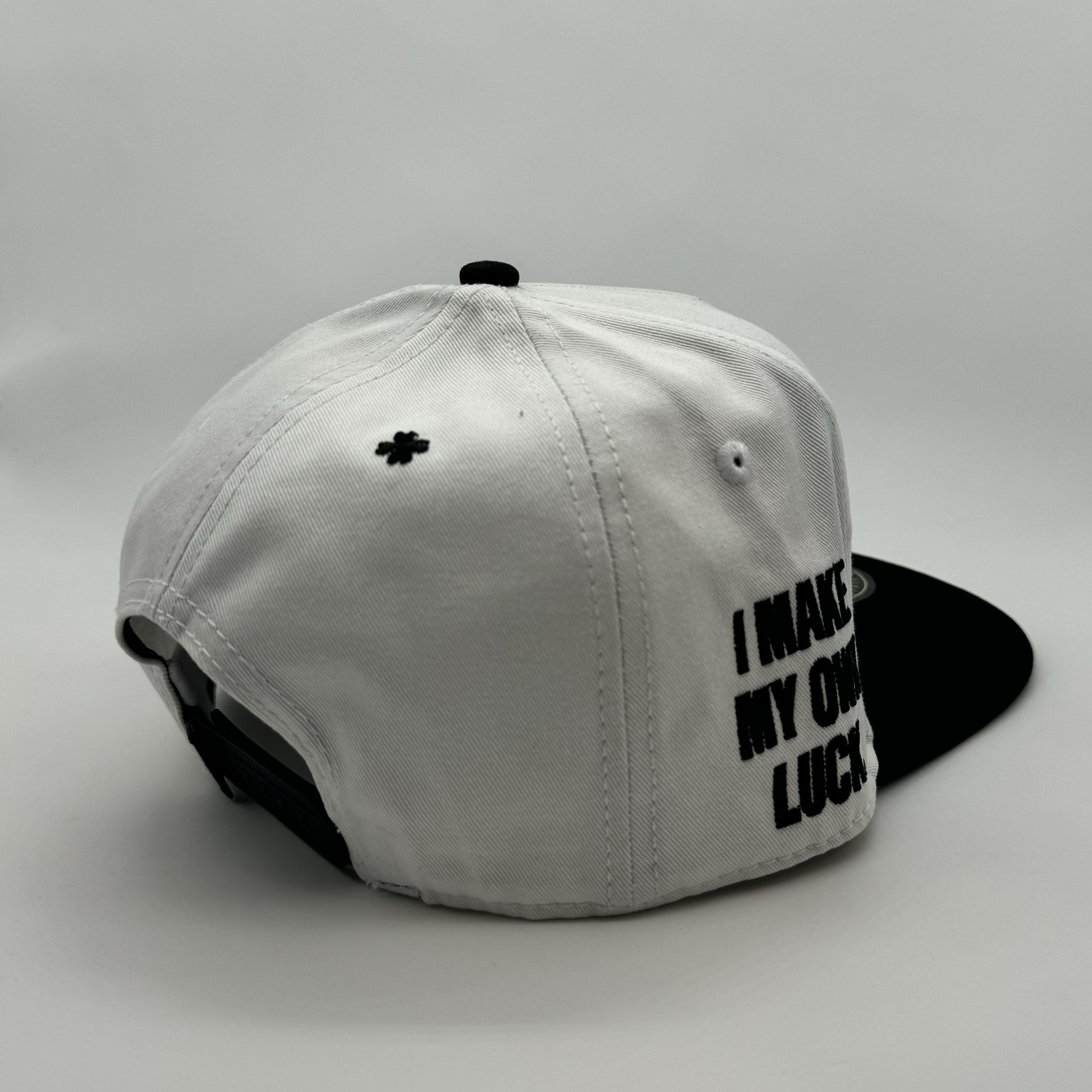 JC HATS TREBOL WHITE - Imagen 2